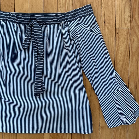 Off the shoulder blouse - Picture 3 of 3